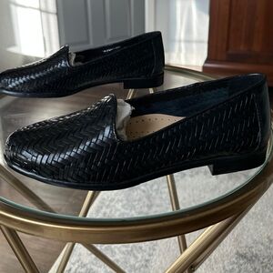 Women Trotters Liz  III Loafer In Black Size 7N NWOT Retail for $115